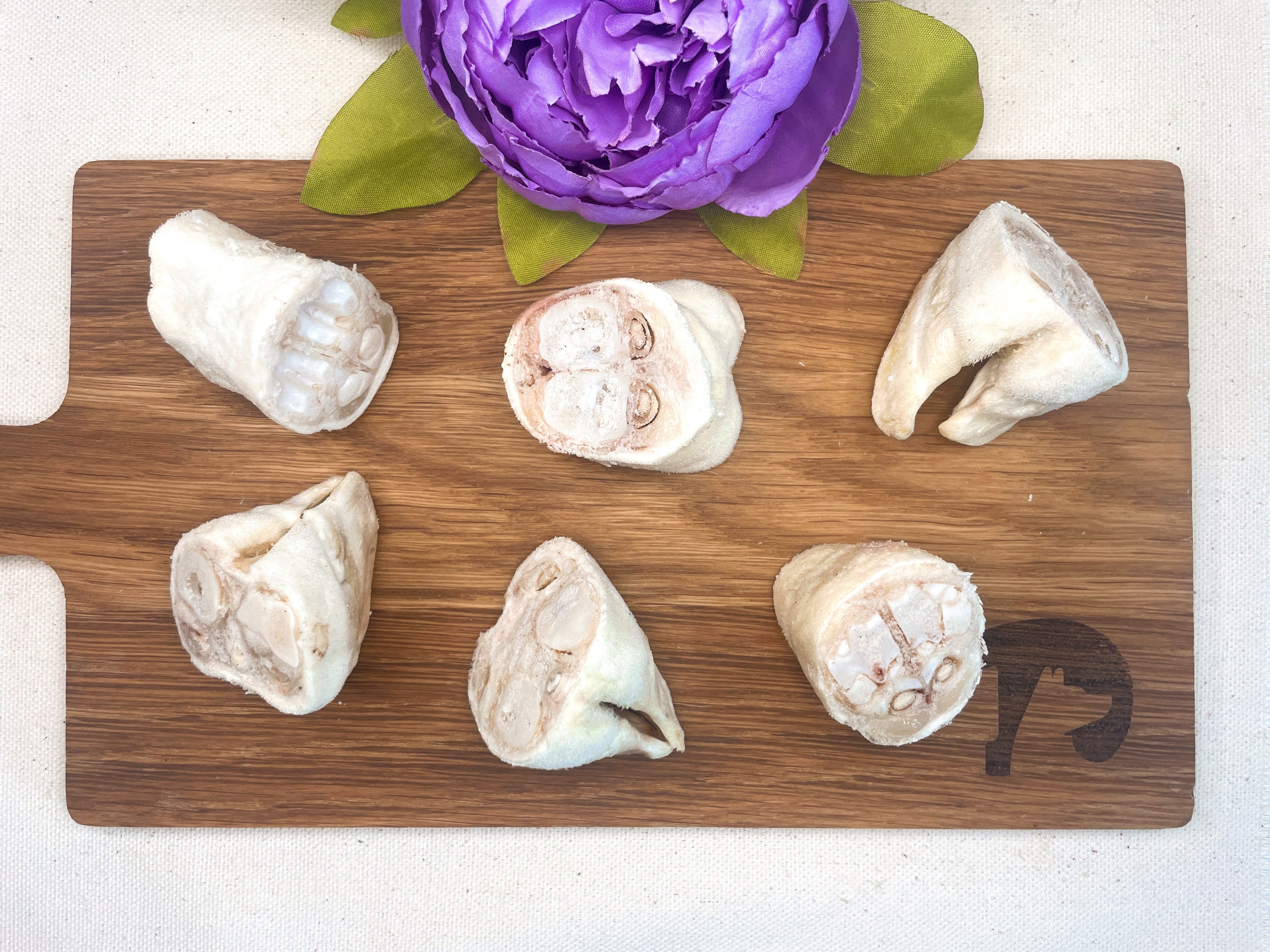 Freeze-dried Goat Feet (Cut)